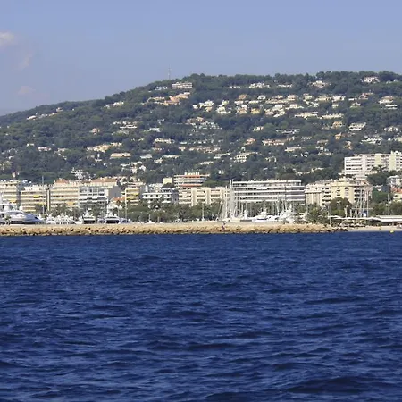 Croisette 81 * קאן